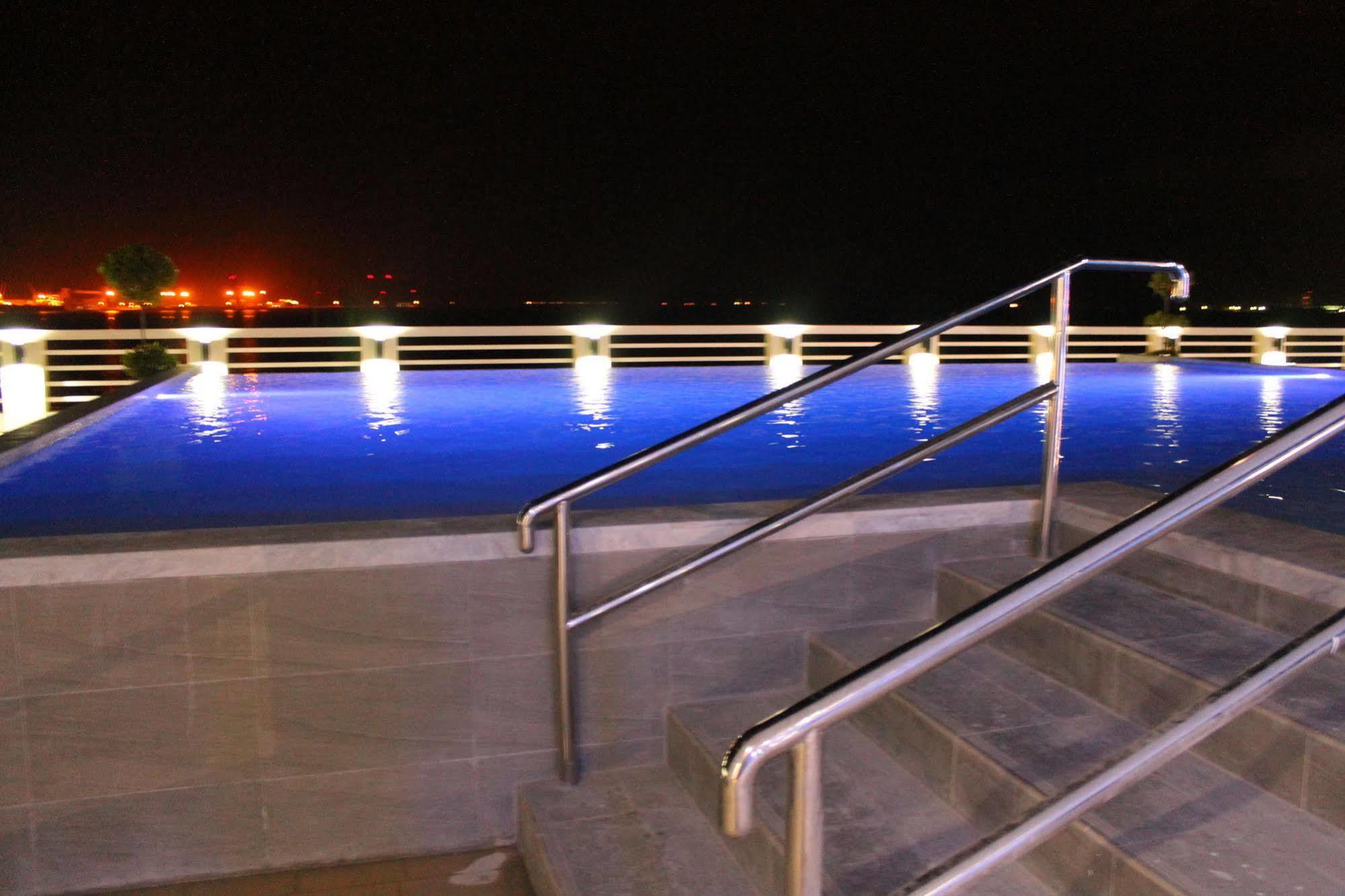 Terrace Hotel Subic Bay Olongapo Exterior photo