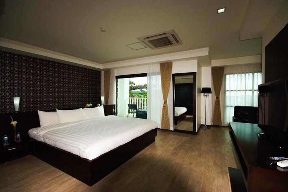 Terrace Hotel Subic Bay Olongapo Exterior photo